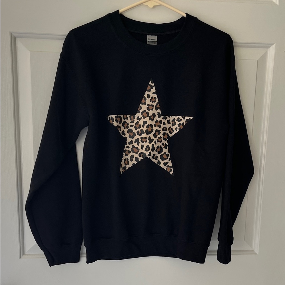 Gildan Black Sweatshirt with Leopard Star